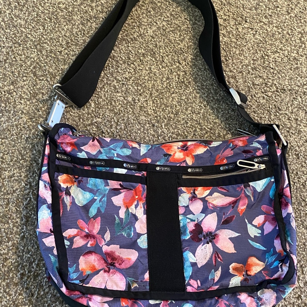 Lesportsac mid size shoulder bag. Perfect condition